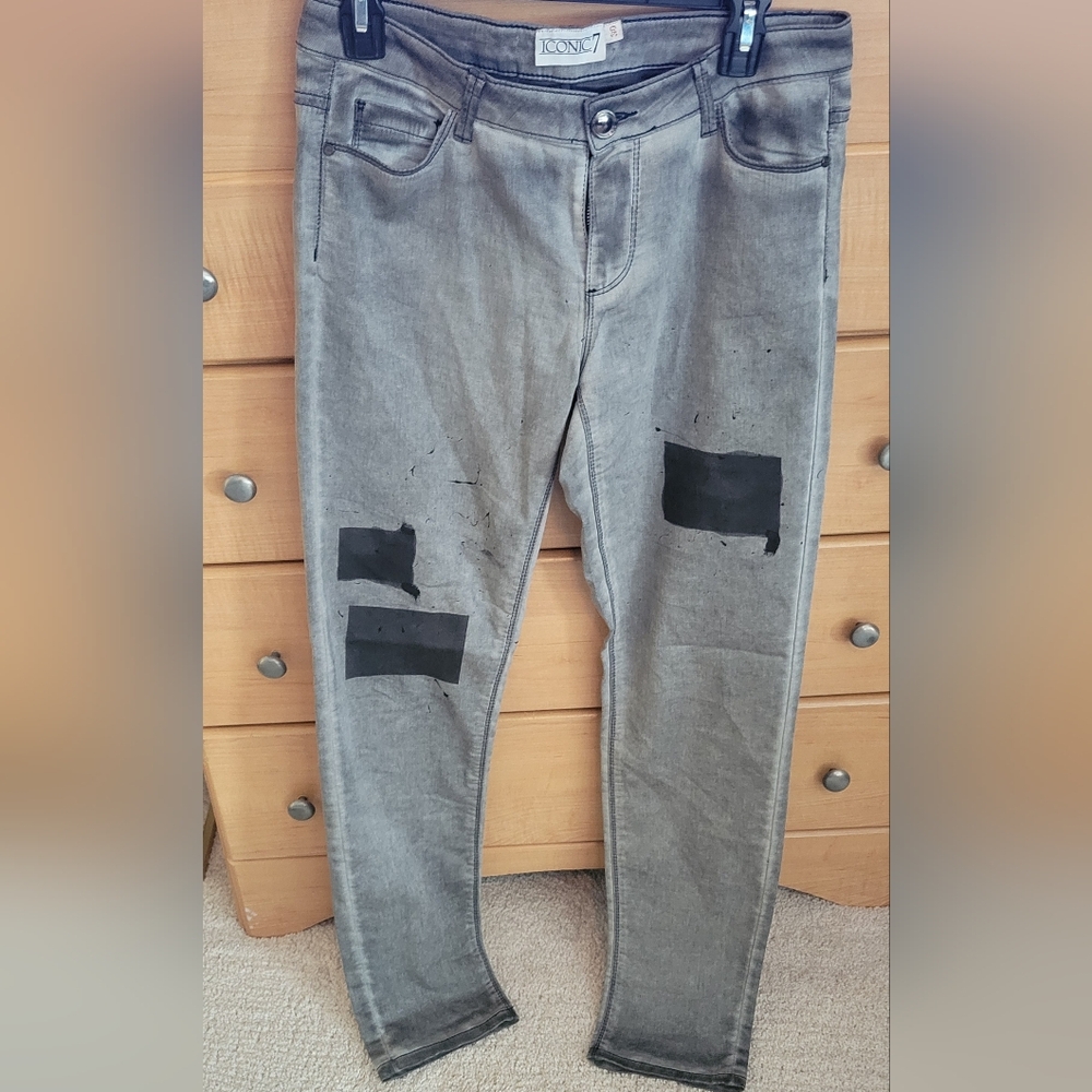 Light Denim Women's Black and Gray Jeans